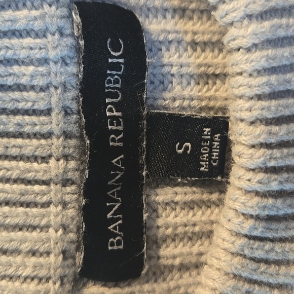 Banana Republic Gray Sweater Embroidered - Picture 2 of 5